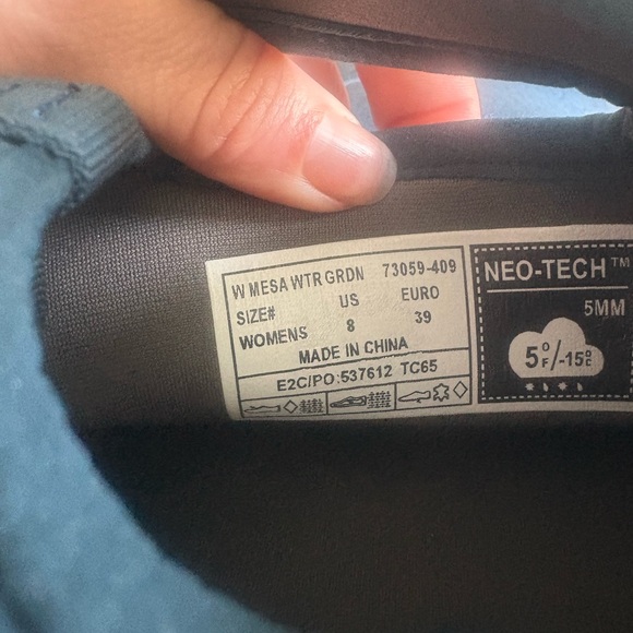 Bogs Navy Floral Waterproof Pull-On Rain Boots - Picture 7 of 10